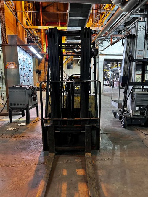 2000 Caterpillar Electric Forklift - Image 3